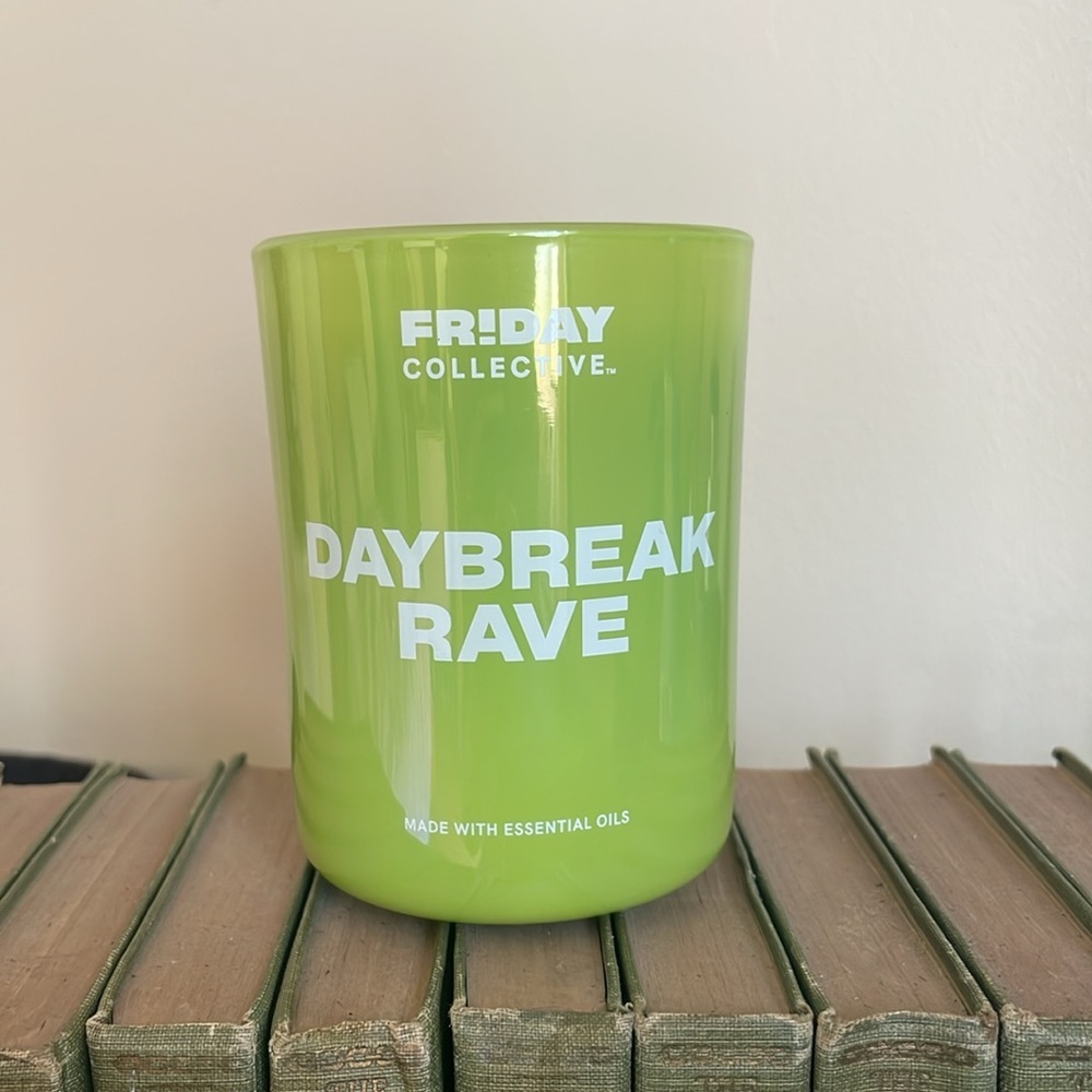 NEW Friday Collective Daybreak Rave 8oz 1-Wick Glass Candle in Green